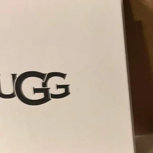 Ugg Size 9 Brand New UGG  SLIDES fluffy comfy sold out design - Picture 4 of 4